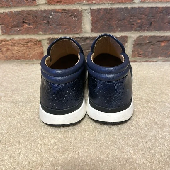 Worn Once!! SZ 6.5 women’s Vionic Calina Camo slip on tennis shoe! Leather!! - Picture 6 of 8